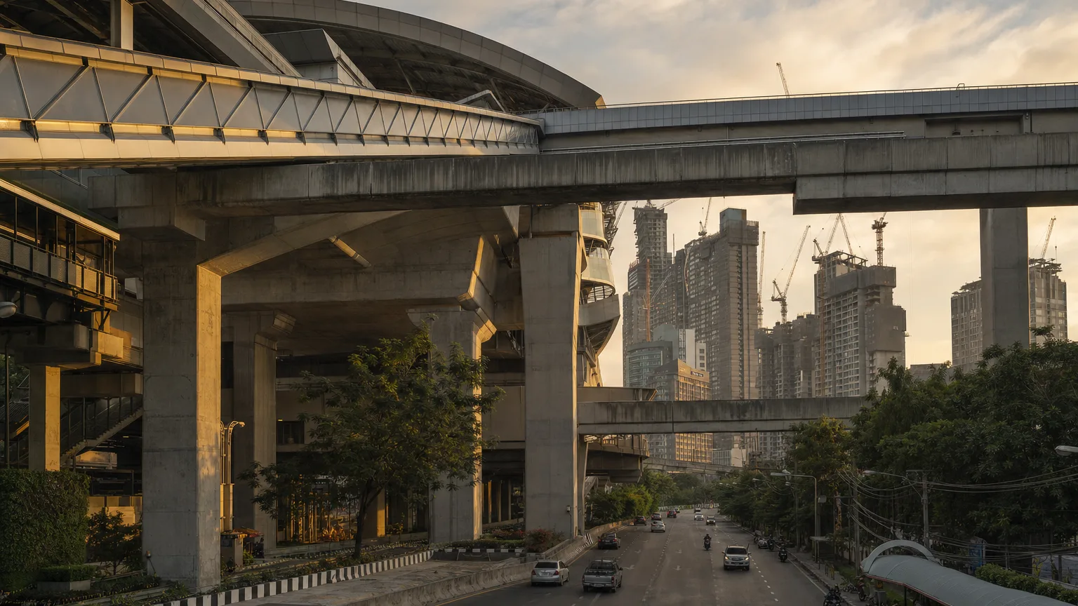 คอนโดใหม่ สถานีกลางบางซื่อ ใกล้จุดอินเตอร์เชนจ์ MRT เตาปูน มองเห็นโครงสร้างรถไฟฟ้ายกระดับและตึกคอนโดระหว่างก่อสร้าง