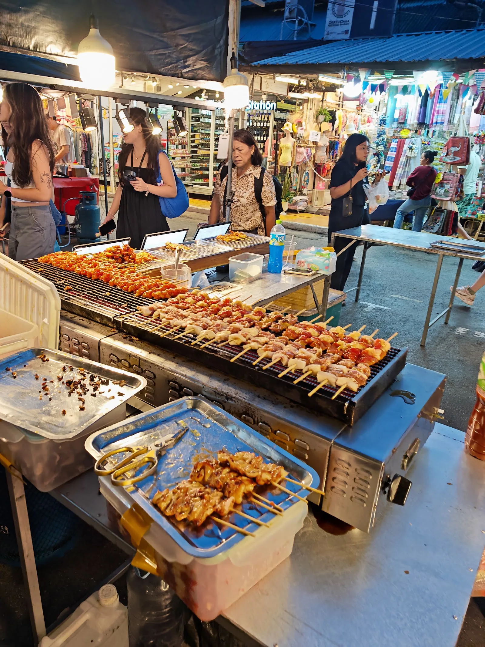 ภาพจริงของ ตลาดนัดจตุจักร ย่านจตุจักร จาก Google Maps (รูปที่ 4)