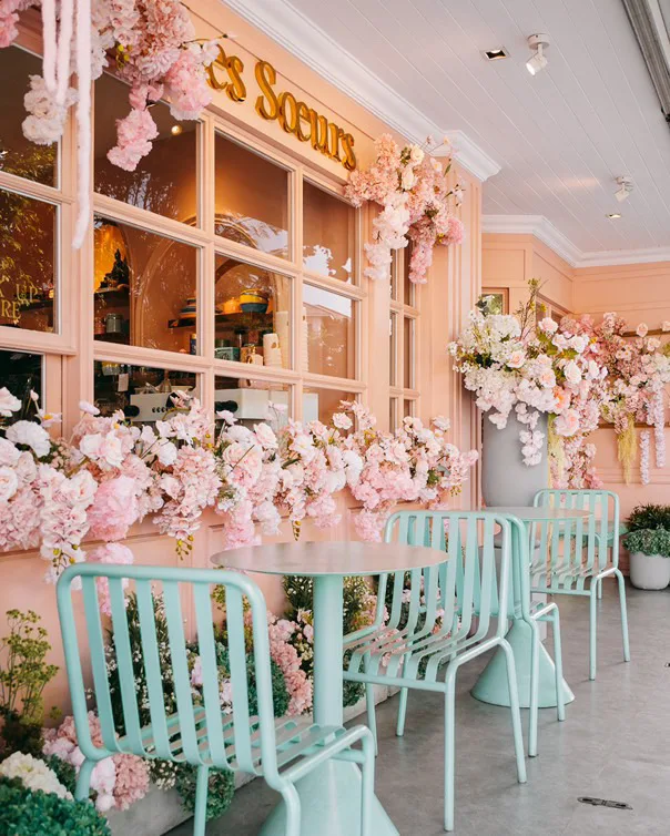 Cafe Les Soeurs