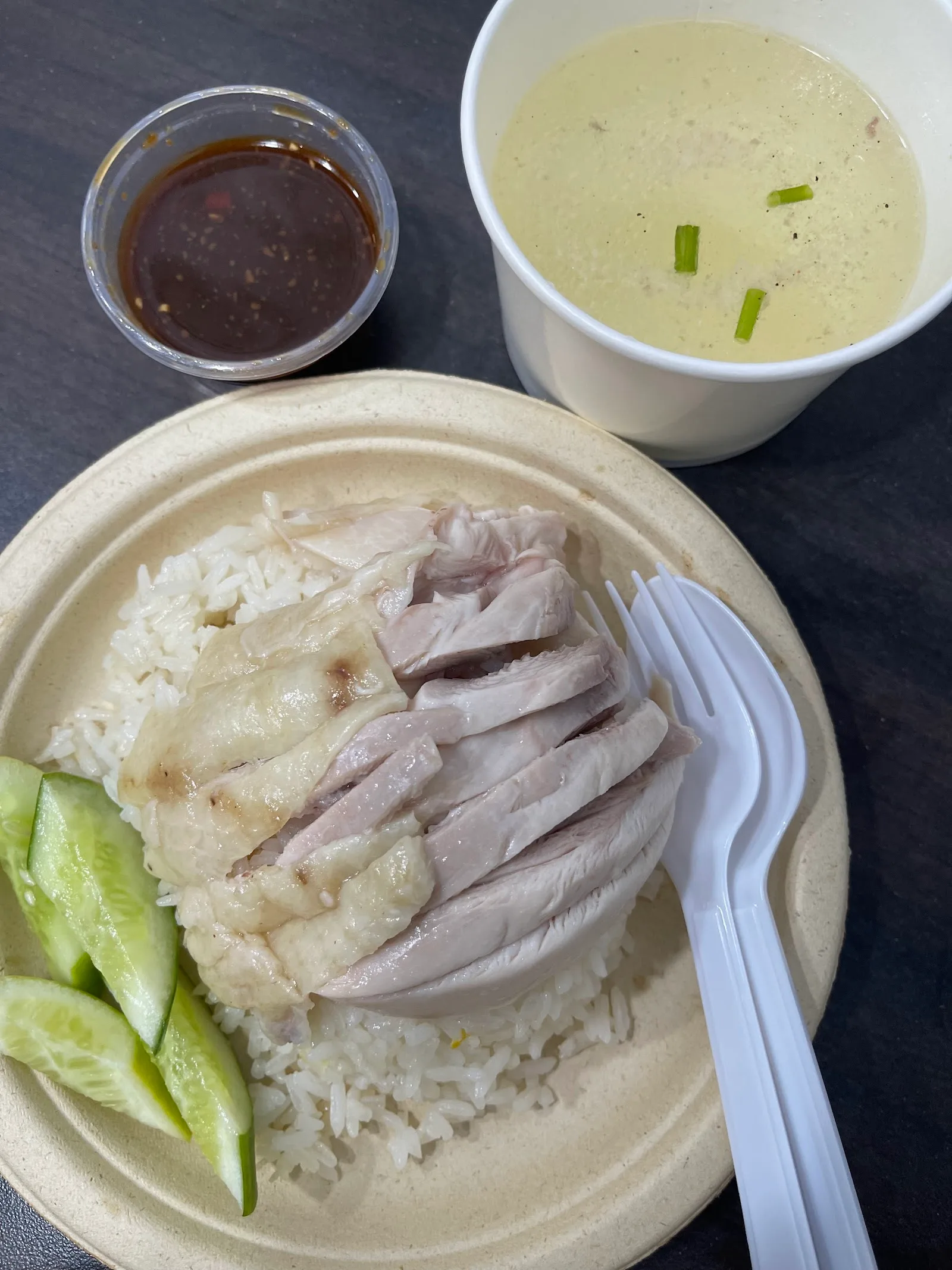 ภาพจริงของ ก่วงเฮงข้าวมันไก่ประตูน้ำ Grab&Go สาขา MRT จตุจักร ย่านจตุจักร จาก Google Maps (รูปที่ 3)