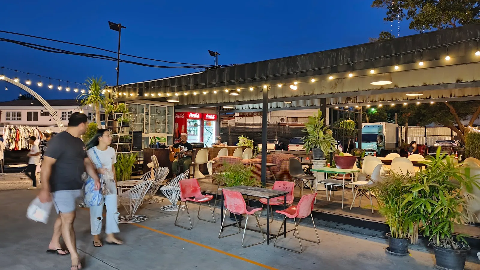 ภาพจริงของ ตลาดกรีนวินเทจ รัชโยธิน ย่านจตุจักร จาก Google Maps